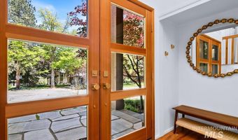 2921 N Arran Ct, Boise, ID 83702