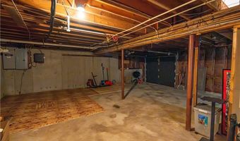 79 Lake Dr, Glocester, RI 02814