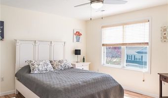 27 Streamview Dr, Cumberland, RI 02864