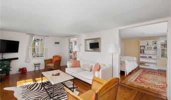 28 Extension St, Newport, RI 02840