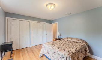 111 Middle St, North Kingstown, RI 02852
