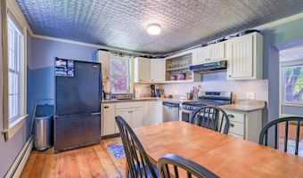 86 High St, Belfast, ME 04915