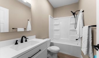 813 E Heatherwood Dr, Brandon, SD 57005