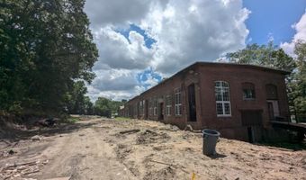 70 Moshassuck Rd, Lincoln, RI 02865