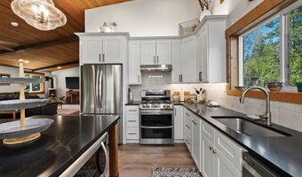 17562 W Swan Shores Rd, Bigfork, MT 59911
