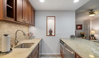 2317 S QUEEN St, Arlington, VA 22202