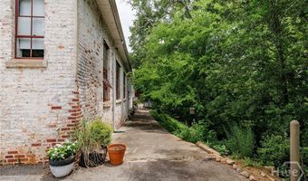 585 White Cir 504, Athens, GA 30605