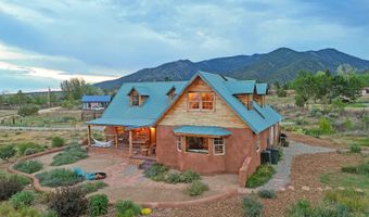 71 Calle Martinez, Arroyo Seco, NM 87514