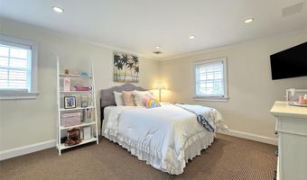 19 Kent Pl, Amityville, NY 11701