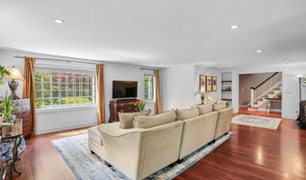 78 Hoyts Hl, Bethel, CT 06801