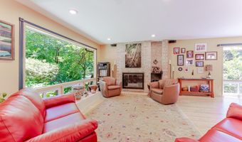 4221 ELIZABETH Ln, Annandale, VA 22003