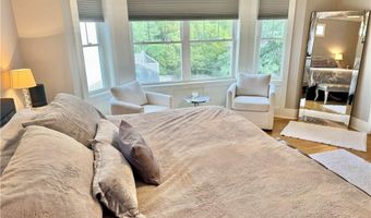 20 Robert Ave, Warwick, RI 02818