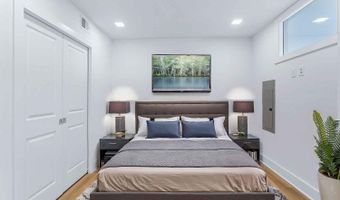 701 N HENRY St 204, Alexandria, VA 22314