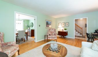 28 Woodland Dr, Amherst, NH 03031
