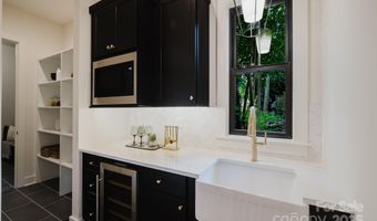 1807 Arnold Dr, Charlotte, NC 28205