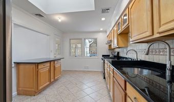 16 Edgebrook Ln, Airmont, NY 10952