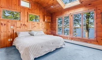 15 George W Finnerty Rd, Barrington, RI 02806