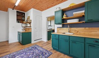 107 W High St, Ashley, OH 43003