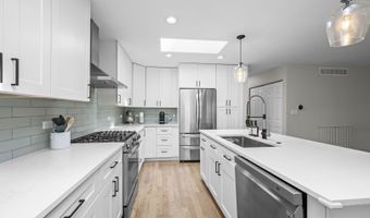 2518 N Ridge Ave, Arlington Heights, IL 60004