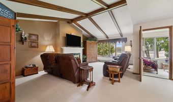 2213 SUNRISE Dr, Appleton, WI 54914