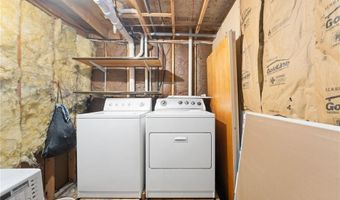 34 Pequot Ave, Warwick, RI 02889
