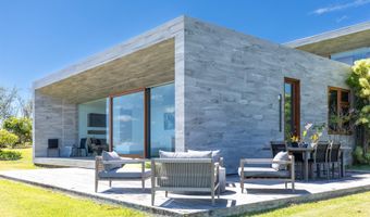 454 Hoolawa Rd, Haiku, HI 96708