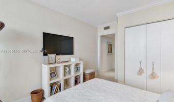 1000 W Island Blvd 2307, Aventura, FL 33160