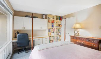 4024 IVA Ln, Annandale, VA 22003
