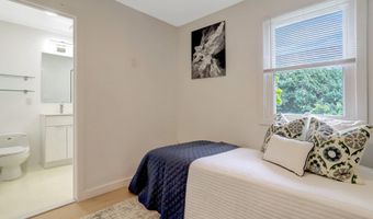 2113 N LINCOLN St, Arlington, VA 22207