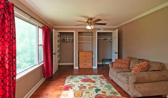 162 N Monroe St, Alderson, WV 24910