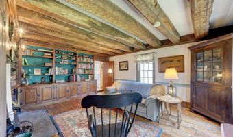 121 Sunset Ln, Berlin, CT 06037