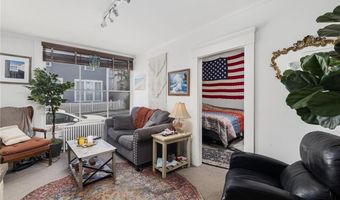 27 Franklin St, Newport, RI 02840