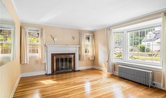 50 Piedmont St, Cranston, RI 02910