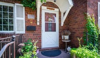 8911 Manor Ave, Allen Park, MI 48101