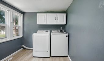 615 Lincoln St, Ainsworth, IA 52201