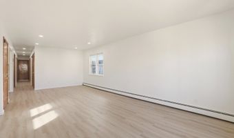 576 Avenue E 2, Bayonne, NJ 07002