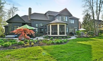 460 Club Dr, Aurora, OH 44202