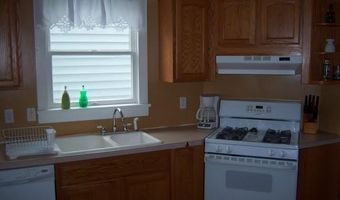 30 Simmons St, Newport, RI 02840