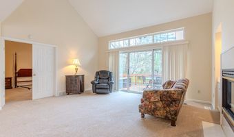 390 Blair Cir, Aurora, OH 44202