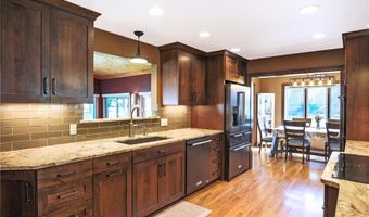 1210 Southview Ln, Albert Lea, MN 56007