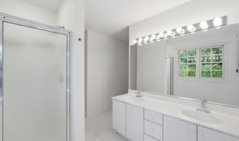 2904 N 4TH St N, Arlington, VA 22201