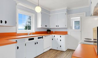 15 AUBURN Ave, Astoria, OR 97103