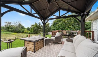 1392 Hope Rd, Cranston, RI 02831