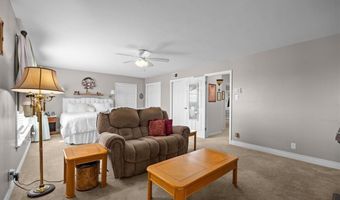 711 Riverview Dr, Alton, IL 62002