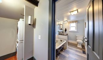 369 37th St, Astoria, OR 97103