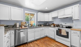 376 Crowson Rd, Ashland, OR 97520
