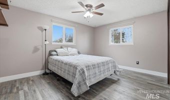 621 E Easy St, Caldwell, ID 83605