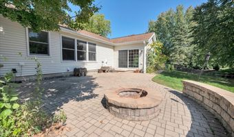 721 Brentwood Ct, Algonquin, IL 60102