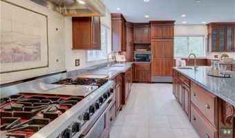 23 Pine Top Rd, Barrington, RI 02806