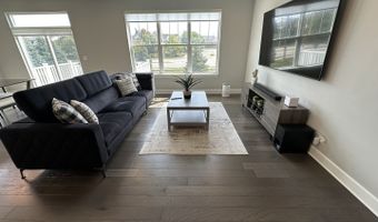 769 W Fairway Dr, Addison, IL 60101